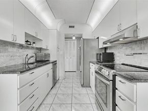4200 Hillcrest Dr 700, Hollywood FL 33021
