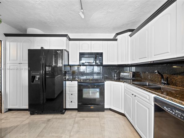 900 Bay Dr 624, Miami Beach FL 33141