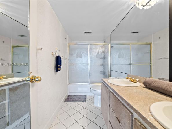 900 Bay Dr 624, Miami Beach FL 33141