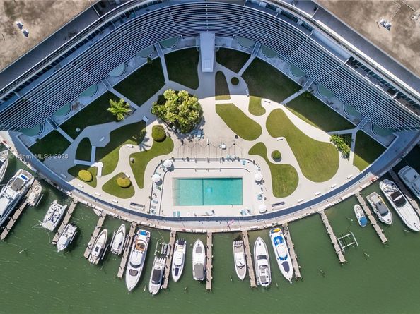 900 Bay Dr 624, Miami Beach FL 33141