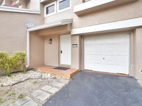 2149 W Discovery Cir W, Deerfield Beach FL 33442