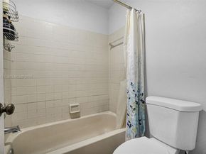 2149 W Discovery Cir W, Deerfield Beach FL 33442