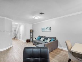 2149 W Discovery Cir W, Deerfield Beach FL 33442