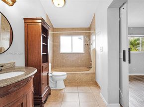 2149 W Discovery Cir W, Deerfield Beach FL 33442