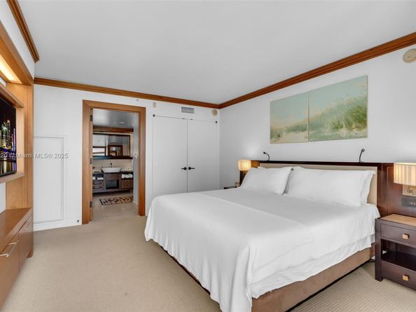 6801 Collins Ave 706 (Door 720), Miami Beach FL 33141