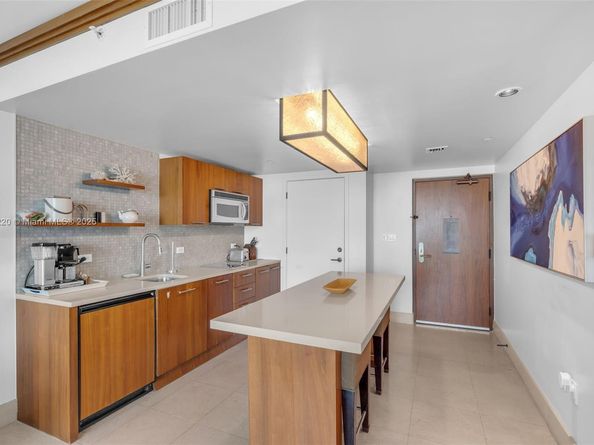 6801 Collins Ave 706 (Door 720), Miami Beach FL 33141