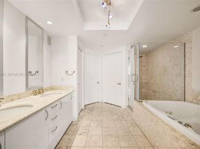 1331 Brickell Bay Dr 2807, Miami FL 33131