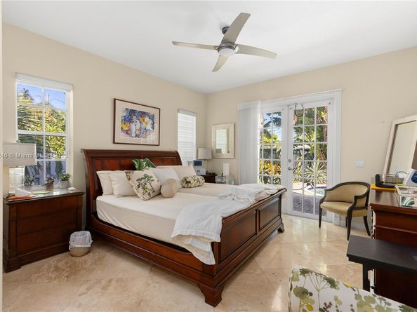 810 NE 21st Dr, Wilton Manors FL 33305