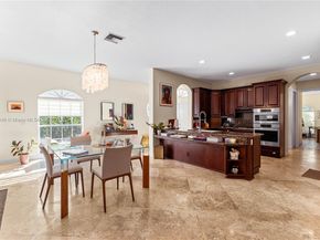 810 NE 21st Dr, Wilton Manors FL 33305