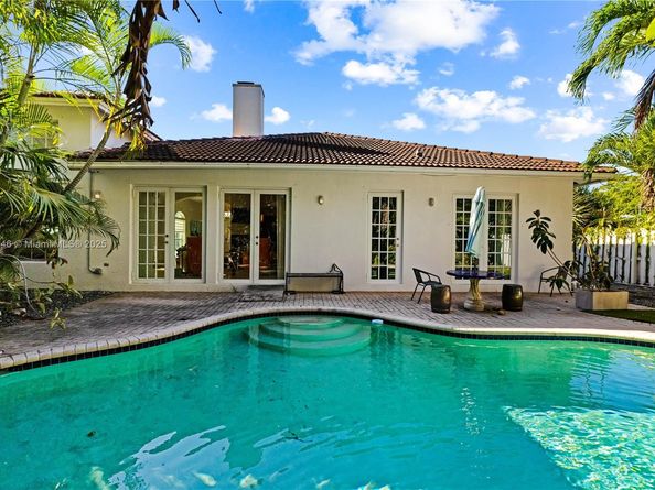 810 NE 21st Dr, Wilton Manors FL 33305
