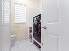 810 NE 21st Dr, Wilton Manors FL 33305