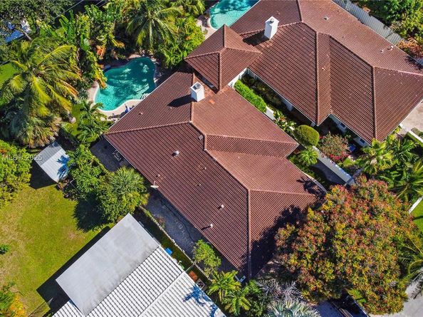 810 NE 21st Dr, Wilton Manors FL 33305