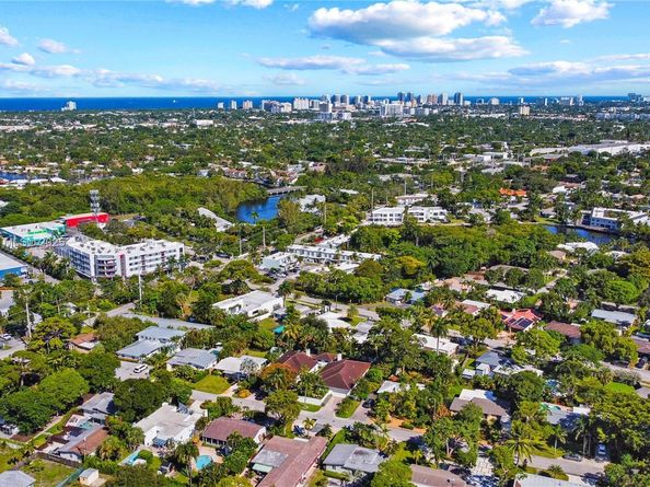 810 NE 21st Dr, Wilton Manors FL 33305