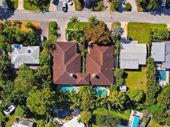 810 NE 21st Dr, Wilton Manors FL 33305