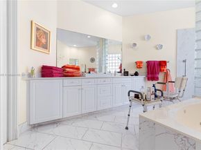 810 NE 21st Dr, Wilton Manors FL 33305