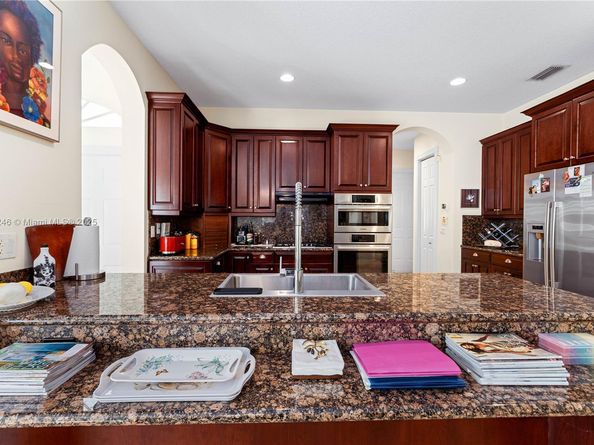 810 NE 21st Dr, Wilton Manors FL 33305