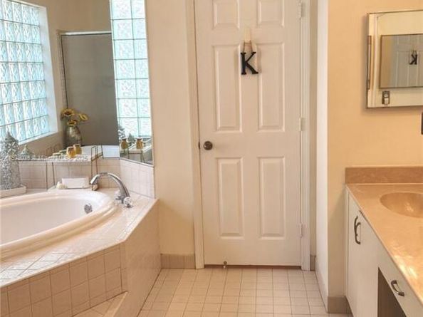 7650 NW 29th St, Margate FL 33063