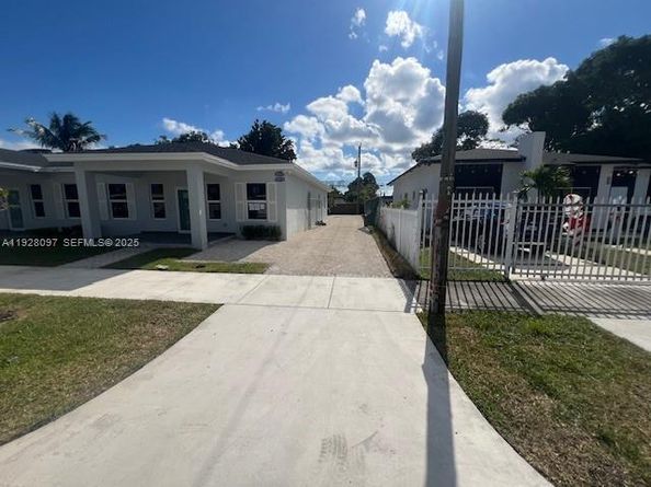 10210 SW 170th Ter, Miami FL 33157