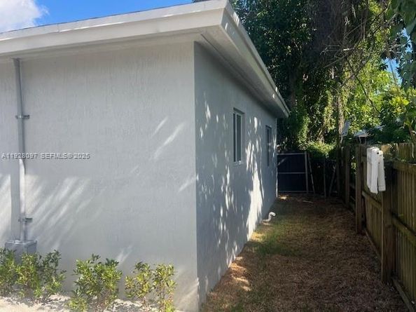 10210 SW 170th Ter, Miami FL 33157