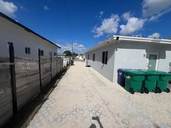 10210 SW 170th Ter, Miami FL 33157