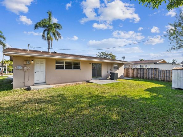 7804 Meridian St, Miramar FL 33023