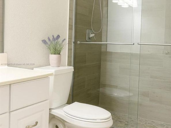949 Riverside drive 417, Coral Springs FL 33071