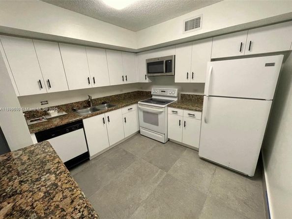 3660 N 56th Ave 609, Hollywood FL 33021