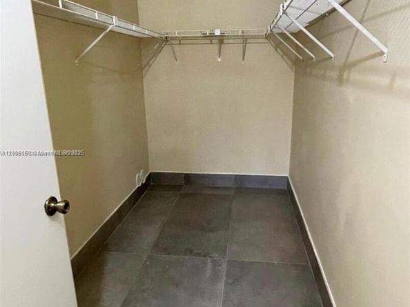 3660 N 56th Ave 609, Hollywood FL 33021