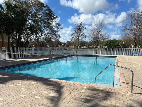 3660 N 56th Ave 609, Hollywood FL 33021