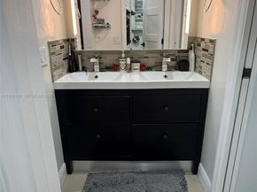 9600 NW 15th Ct, Pembroke Pines FL 33024