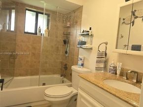 9600 NW 15th Ct, Pembroke Pines FL 33024