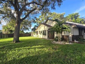 9600 NW 15th Ct, Pembroke Pines FL 33024