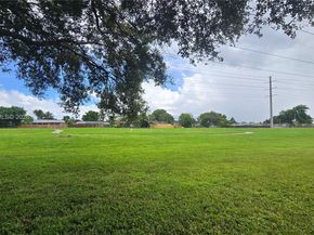 9600 NW 15th Ct, Pembroke Pines FL 33024