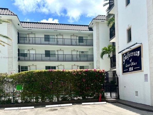 924 SE 2nd St #9, Fort Lauderdale FL 33301