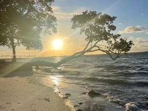 2475 Brickell Ave 1907, Miami FL 33129