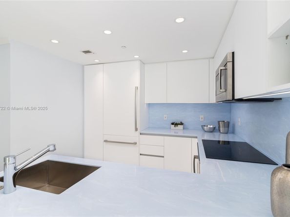 2475 Brickell Ave 1907, Miami FL 33129