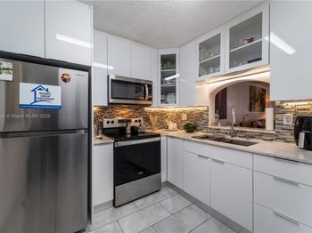 2800 Somerset Dr