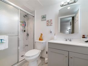 2800 Somerset Dr 215J, Lauderdale Lakes FL 33311