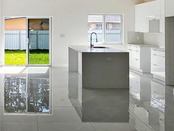 746 NW 112th St, Miami FL 33168