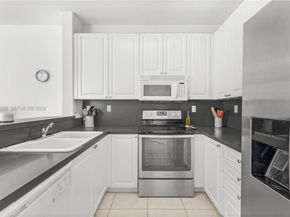 5527 NW 113th Ave, Doral FL 33178