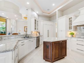 2477 Poinciana Dr, Weston FL 33327