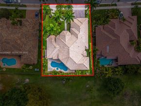 2477 Poinciana Dr, Weston FL 33327
