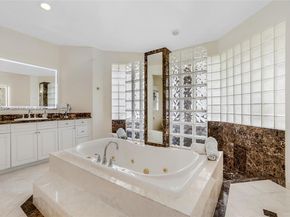 2477 Poinciana Dr, Weston FL 33327