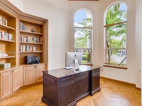 2477 Poinciana Dr, Weston FL 33327
