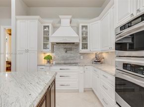 2477 Poinciana Dr, Weston FL 33327