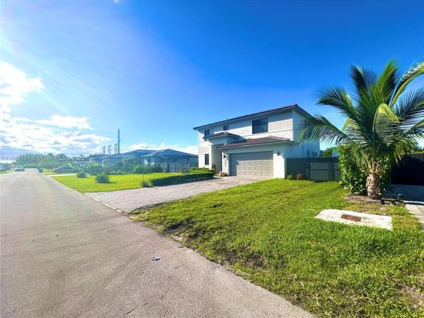 13281 SW 227th St, Miami FL 33170