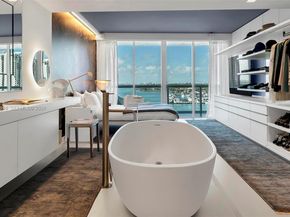 10 Venetian Way 904, Miami Beach FL 33139