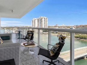 10 Venetian Way 904, Miami Beach FL 33139