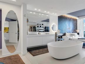 10 Venetian Way 904, Miami Beach FL 33139