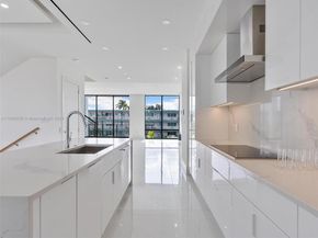 4004 NE 167 St 8, North Miami Beach FL 33160
